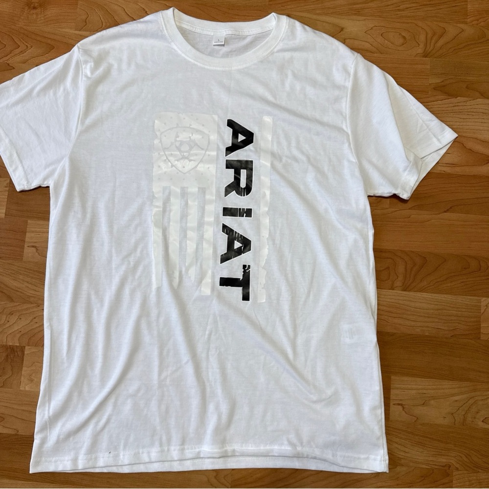 Ariat Men's White and Black Graphic Tee